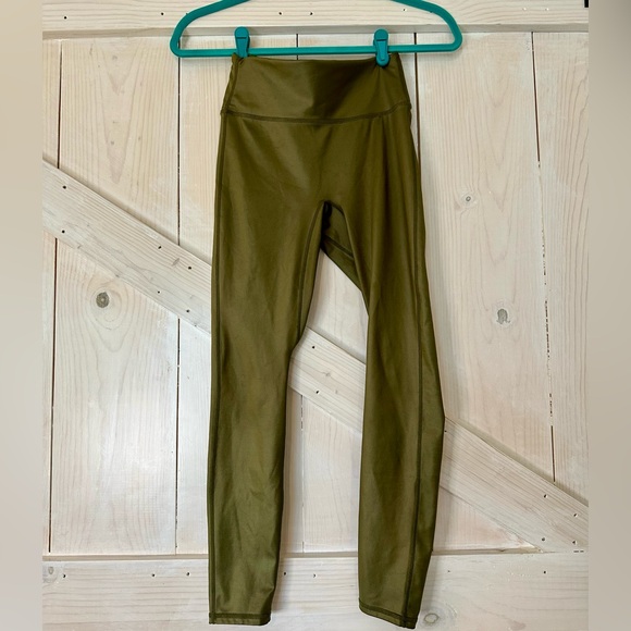 Fabletics Motion365 High-Waisted Legging XS/Short | 25 Color Dark Moss Shine - Picture 2 of 6